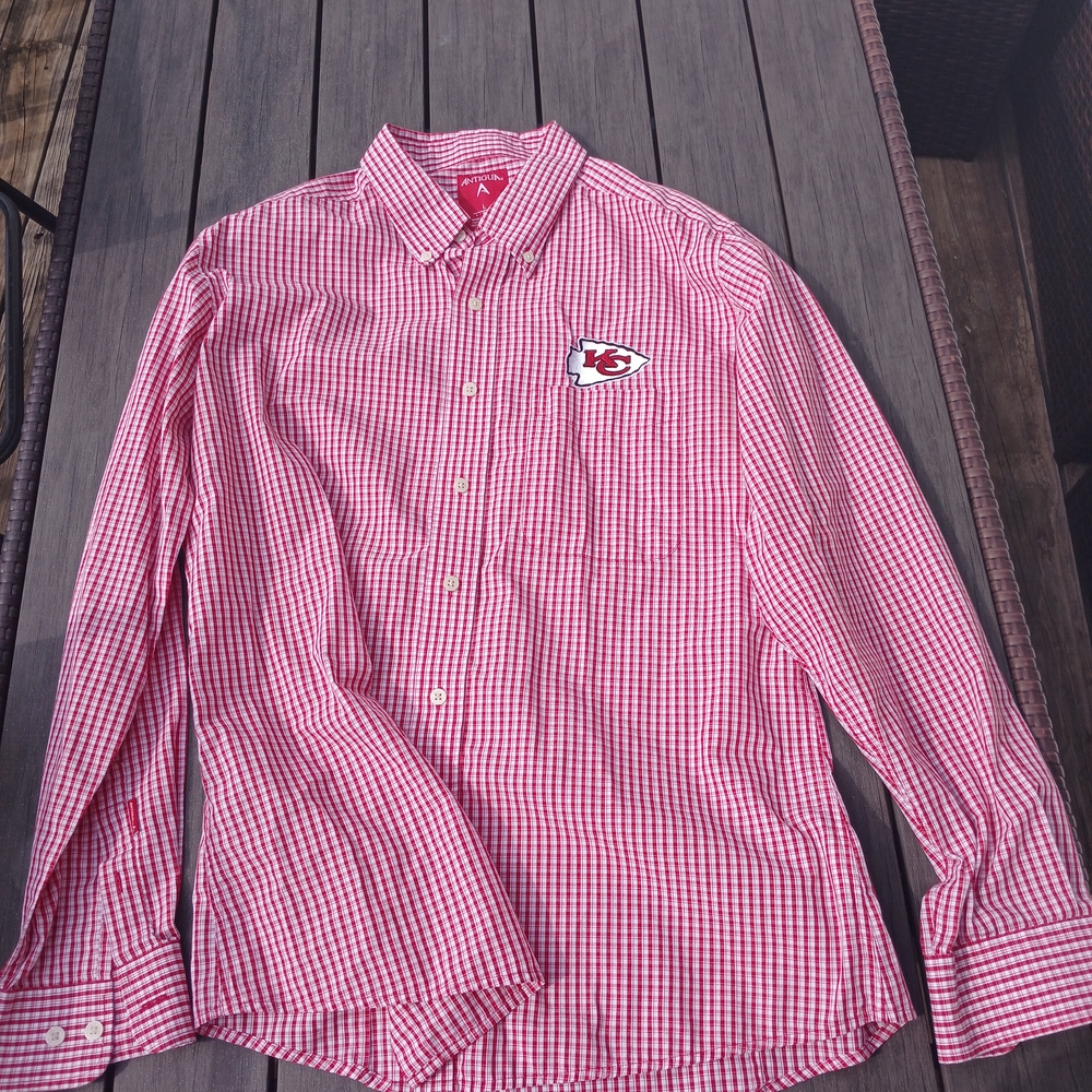 Antigua Button Up Kansas City Chiefs Logo Shirt Men’s L Short Sleeve Red Check